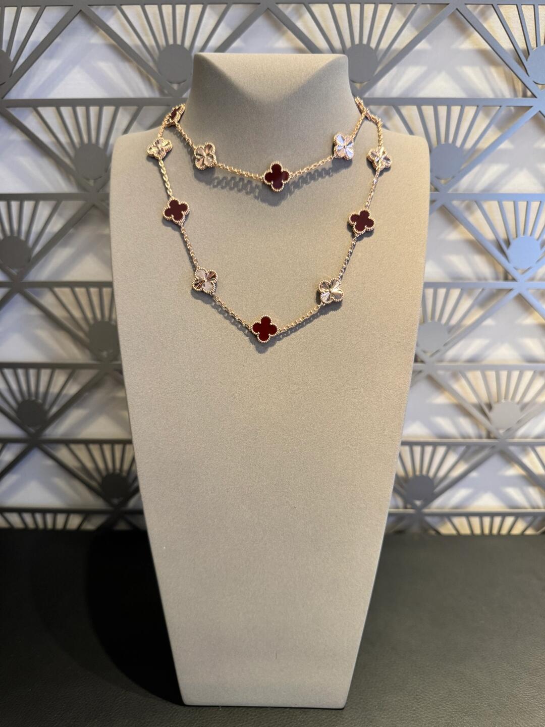 [LuckyStar]CLOVER 20 MOTIFS LASER CARNELIAN NECKLACE