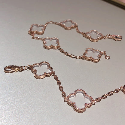 [LuckyStar] Armband mit Kleeblatt-Motiv und Bergkristall in Roségold