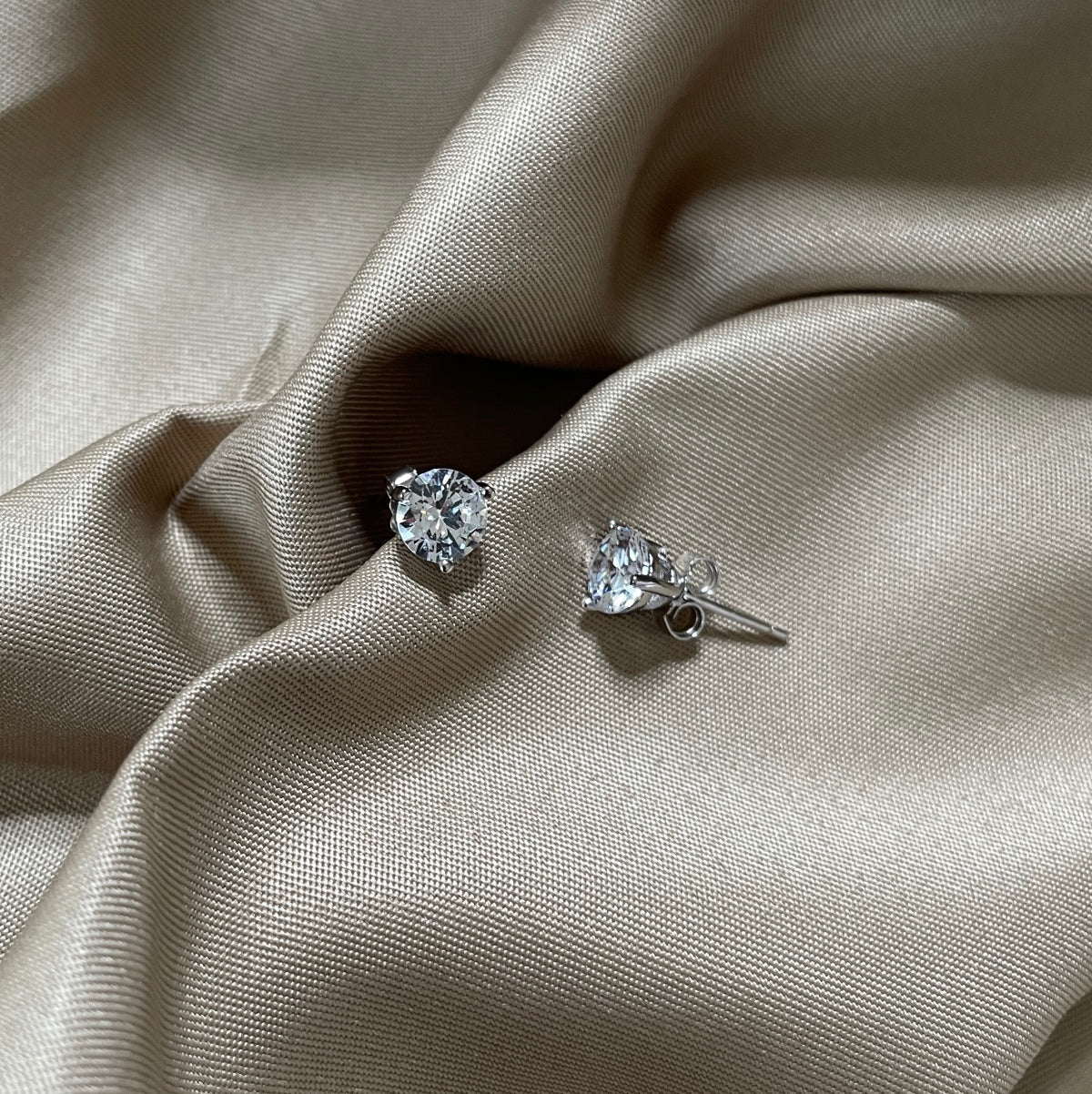 [LuckyStar]Dainty Round Shape Earrings
