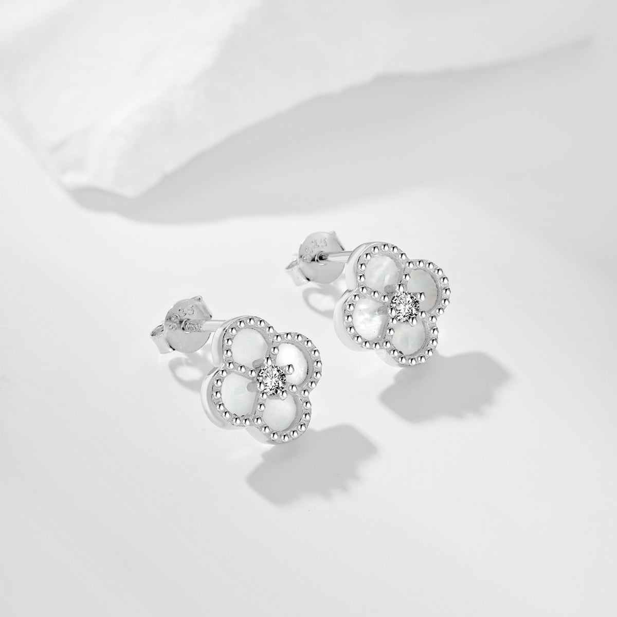 [LuckyStar]Four-Leaf Clover Flower Shape Exquisite Earrings
