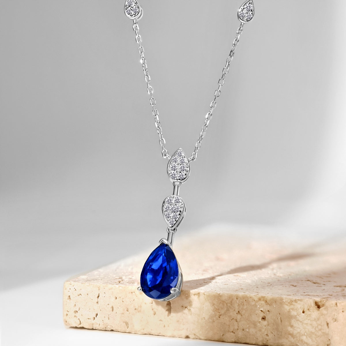 [LuckyStar]Dazzling Pear Cut Necklace
