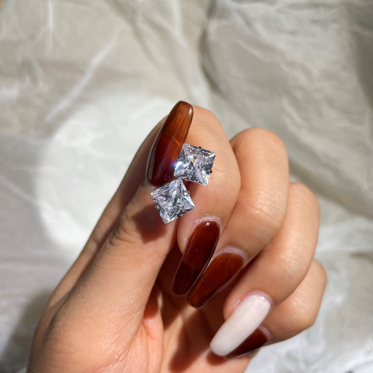 [LuckyStar]Stylish Shiny Square Center Stone Stud Earrings