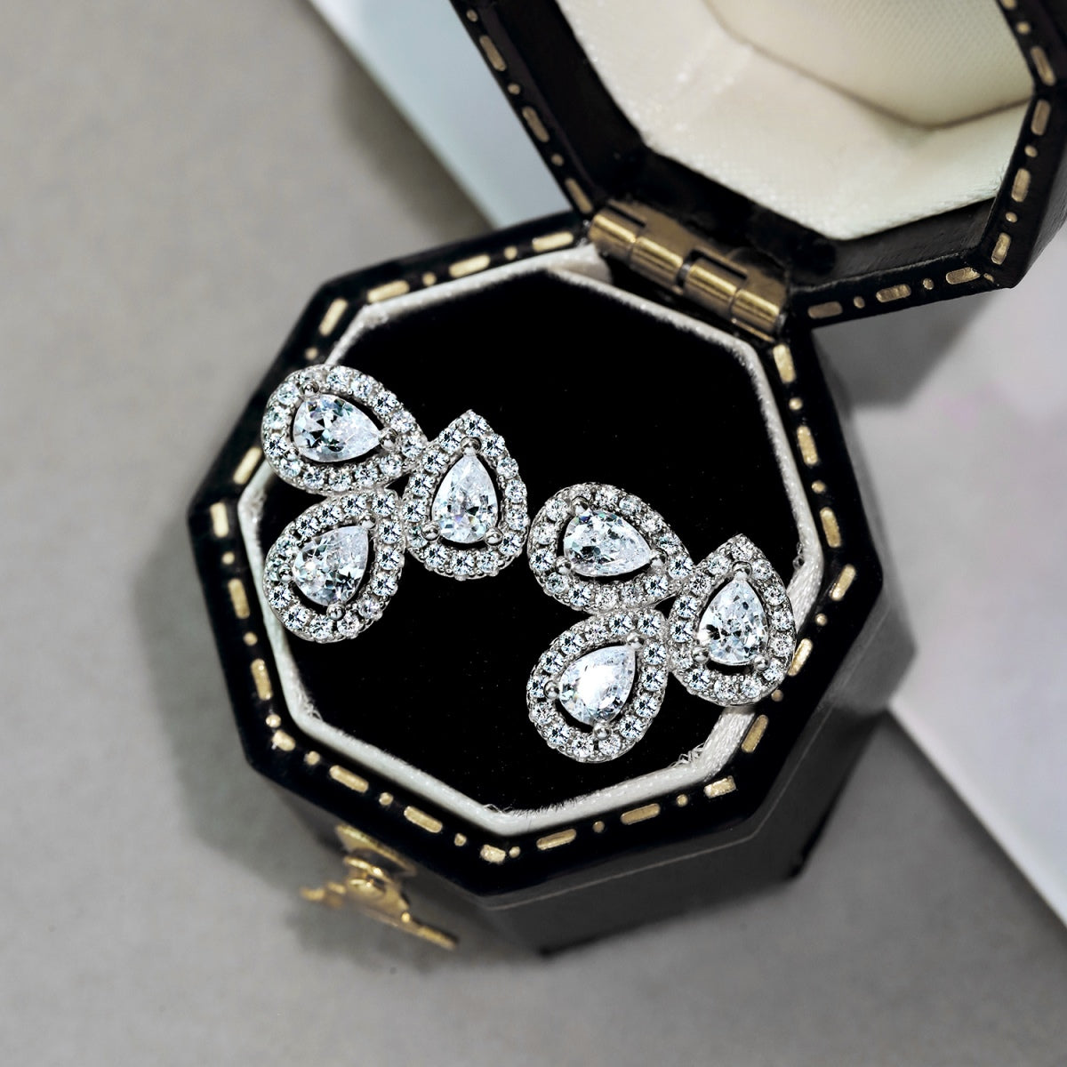 [LuckyStar]Ornate Flower Shape Pear Cut Lover Earrings