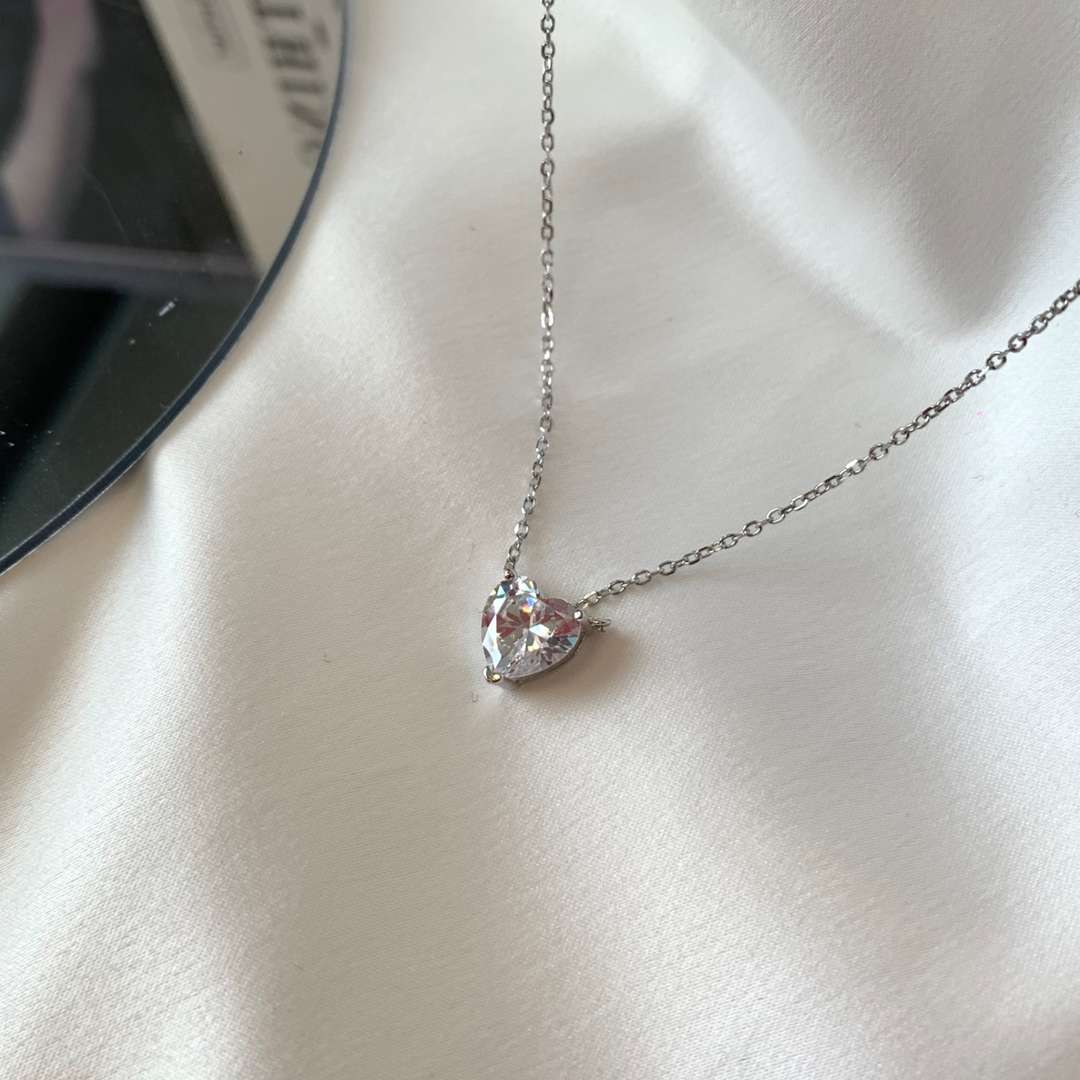 [LuckyStar]Heart Shape Main Stone Pendant Collarbone Necklace