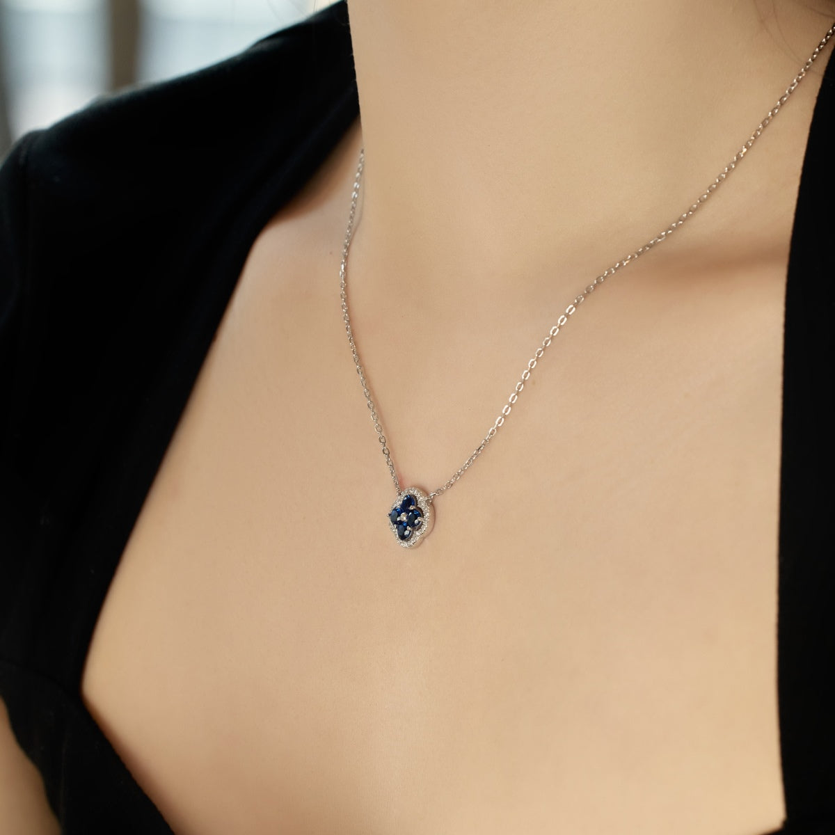 [LuckyStar]Exquisite Necklace With Four-Leaf Clover Flower Design