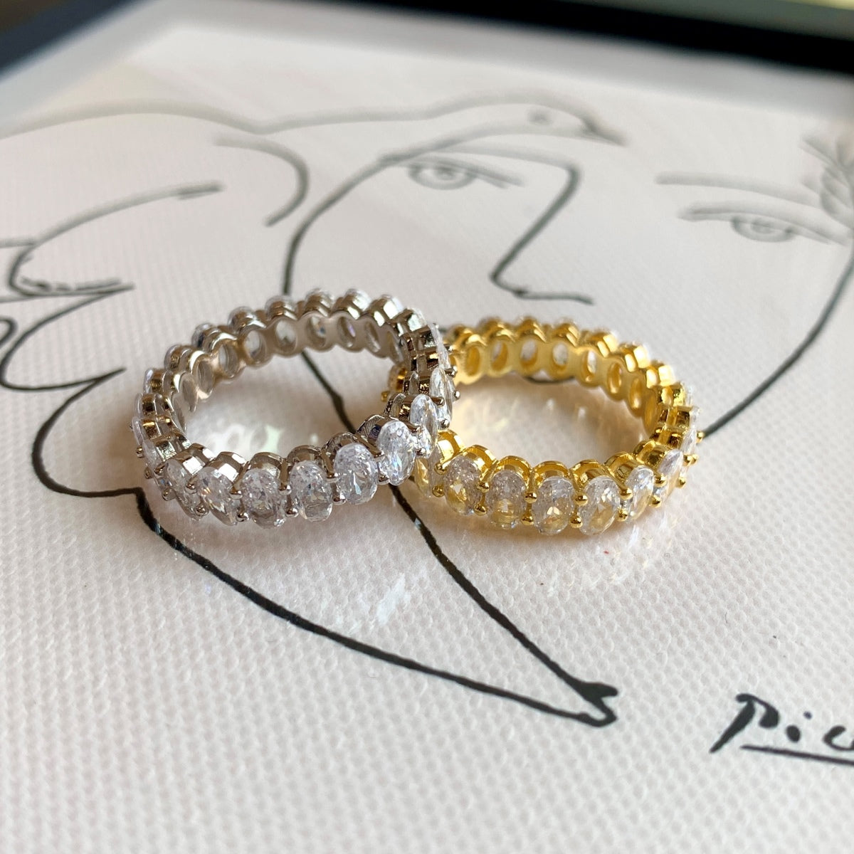 [LuckyStar]Ornate Oval Cut Tennis Ring