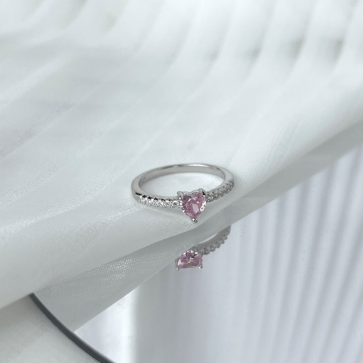[LuckyStar]0.5 Carat CaratEternity Charming Heart Shape Lover Ring