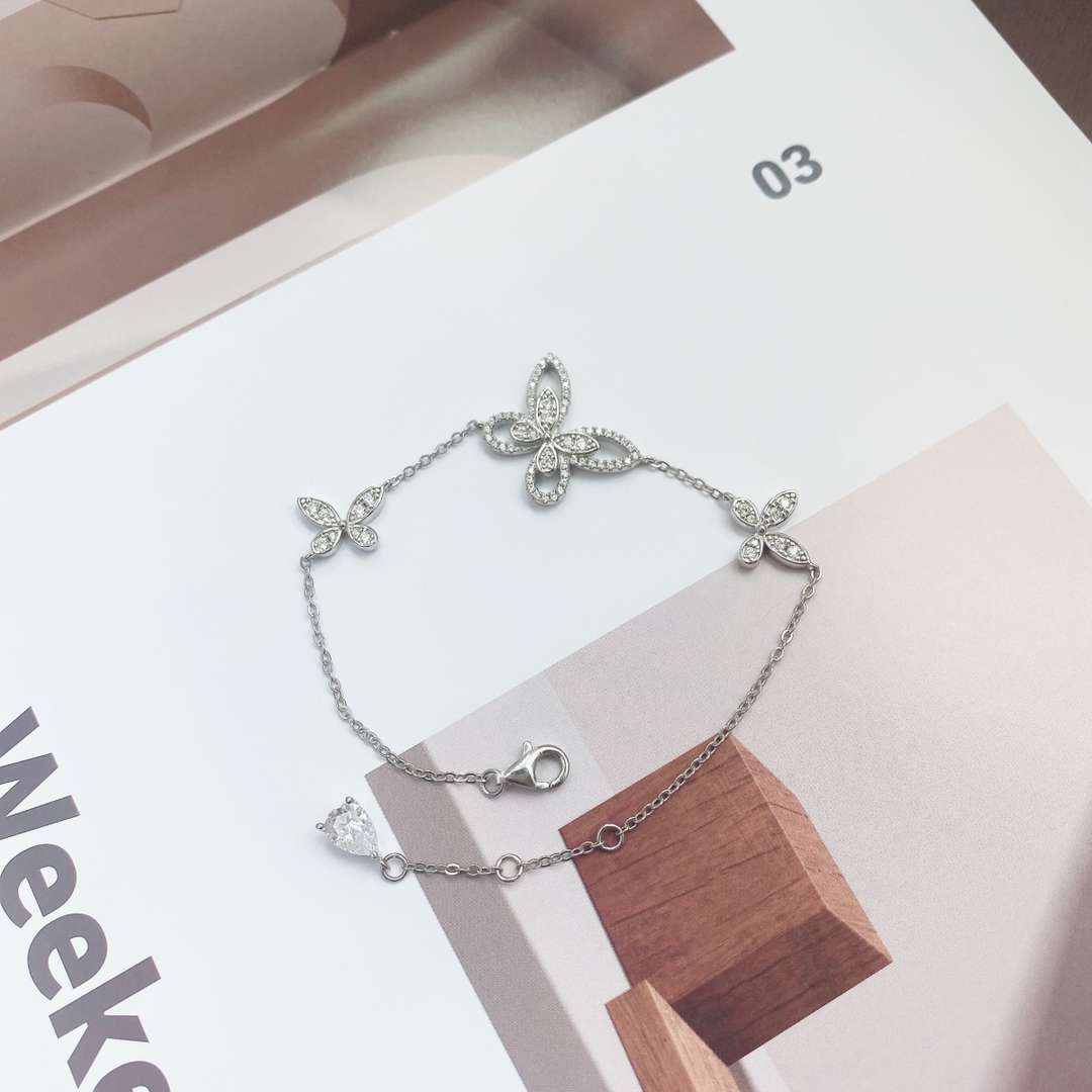 [LuckyStar]Delicate Butterfly Pendant Bracelet