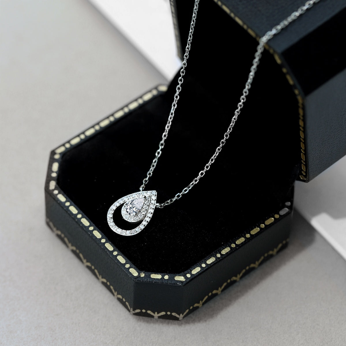 [LuckyStar]Sparkling Pear Cut Necklace