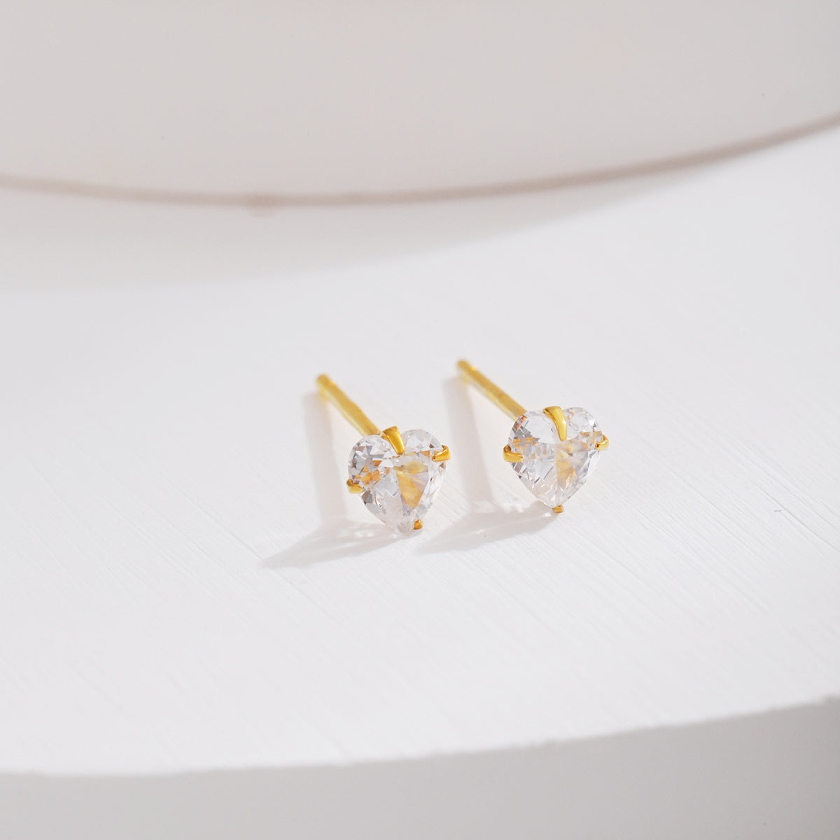 [LuckyStar]Sparkling Heart Shaped Simple Earrings