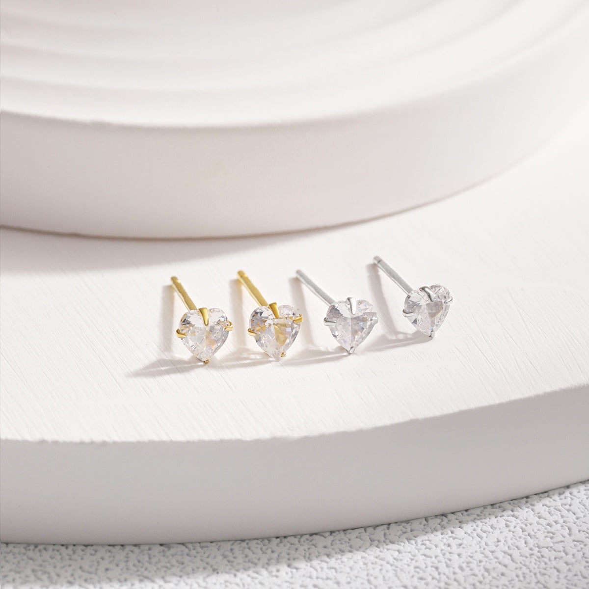 [LuckyStar]Sparkling Heart Shaped Simple Earrings