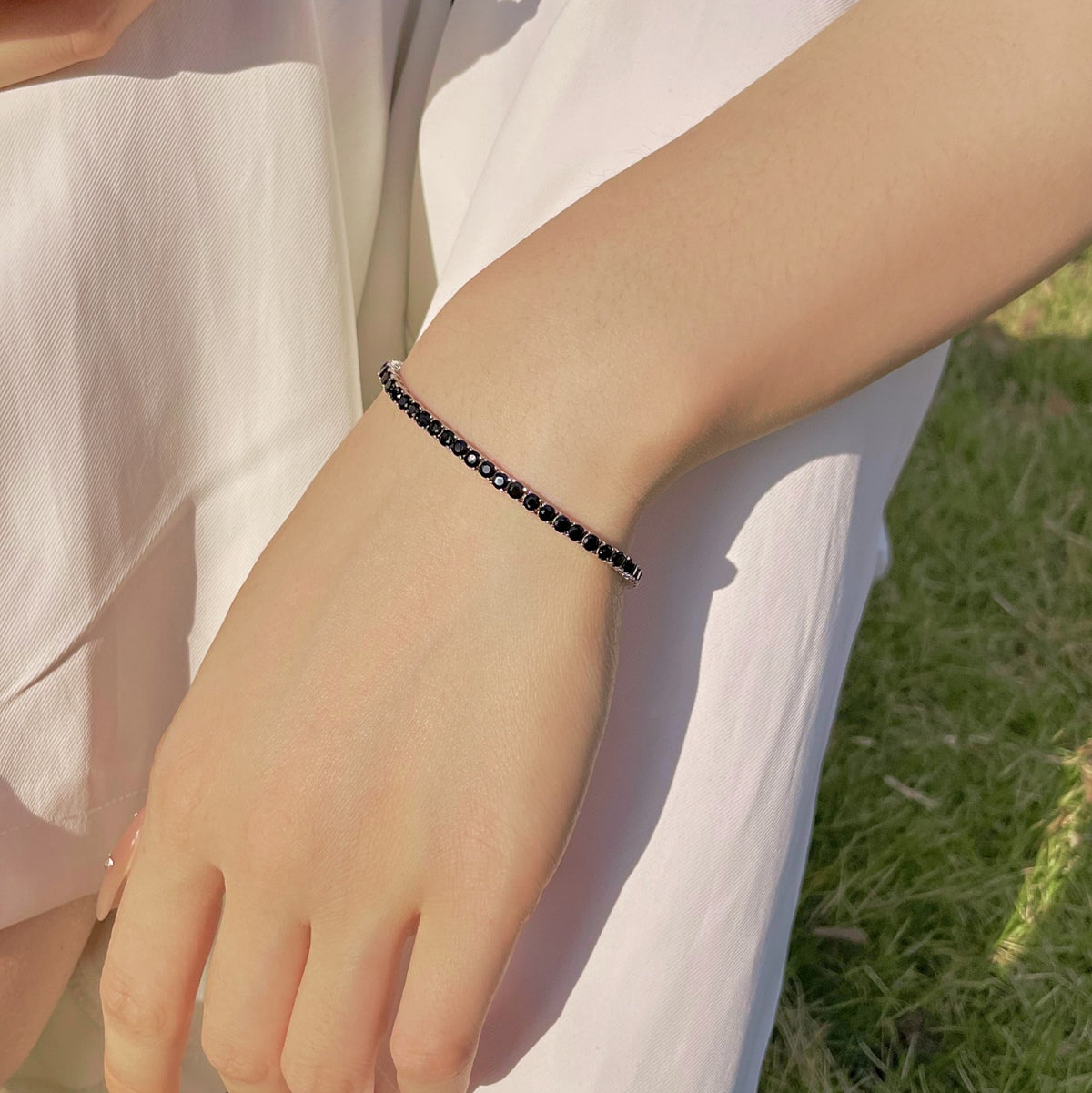 [LuckyStar] Strahlend buntes Party-Armband im Rundschliff