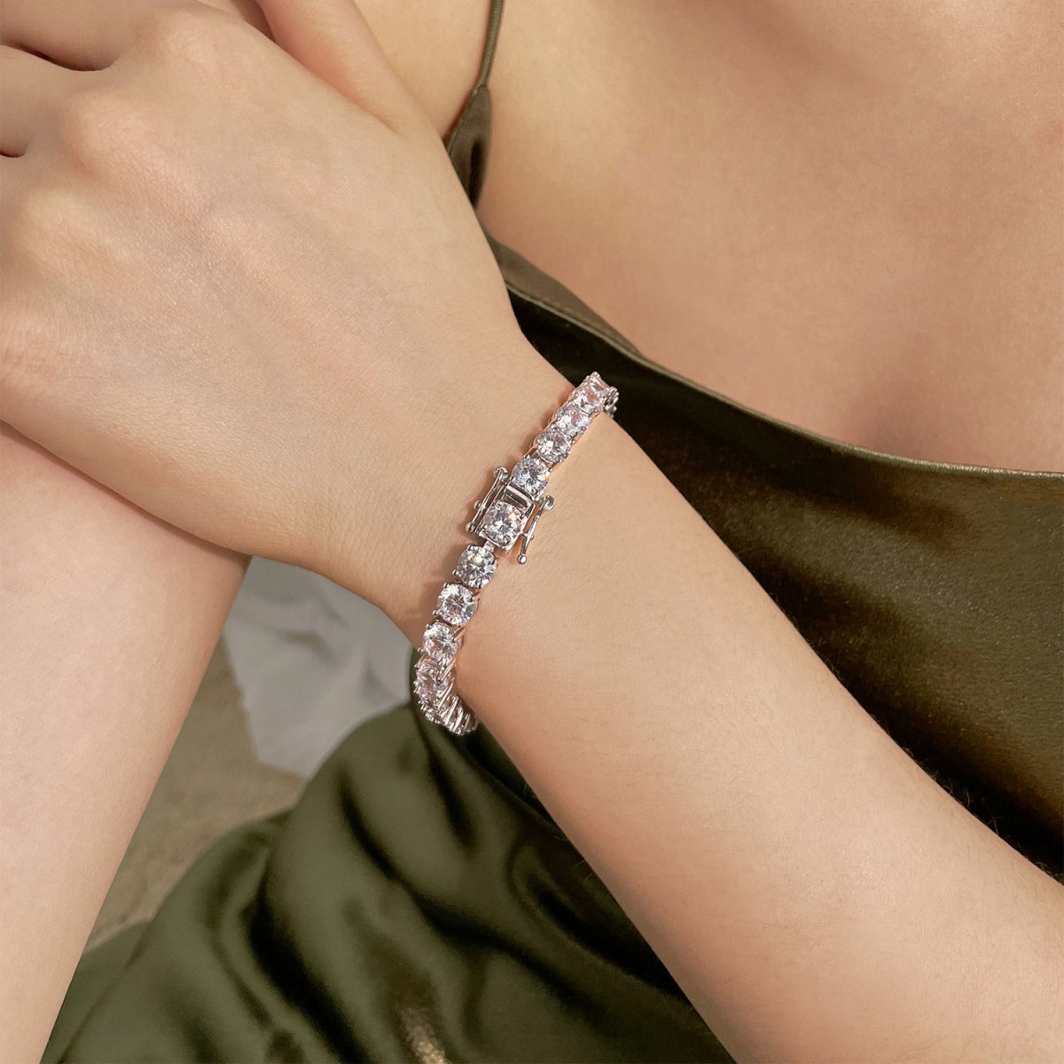 [LuckyStar]0.75 Carat Dazzling Round Cut Wedding Bracelet