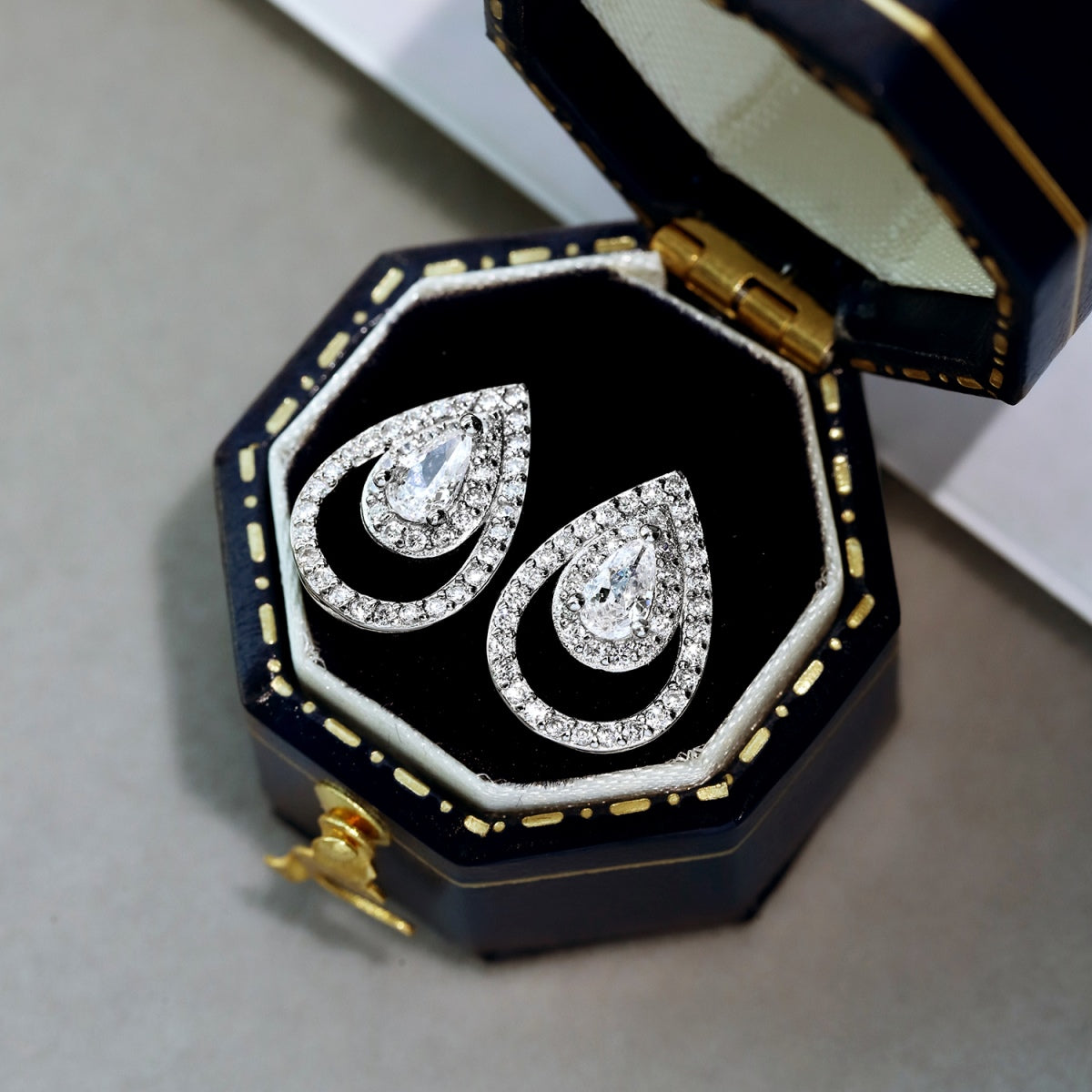 [LuckyStar]Sparkling Delicate Water Drop Shape Daily Earrings