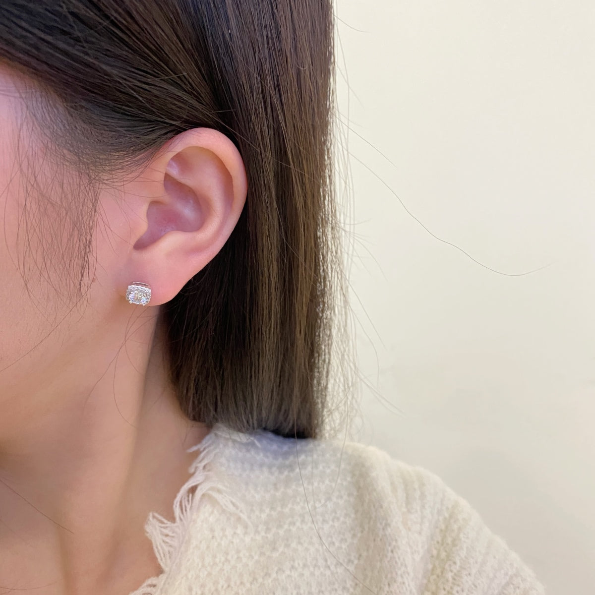 [LuckyStar]Classic Round Center Stone Stud Earrings
