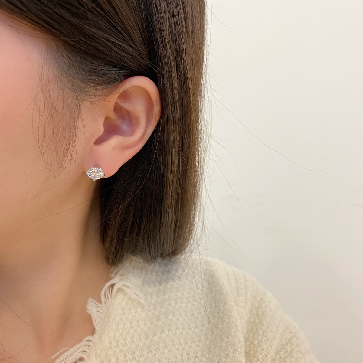 [LuckyStar]Stylish Shiny Round Center Stone Stud Earrings