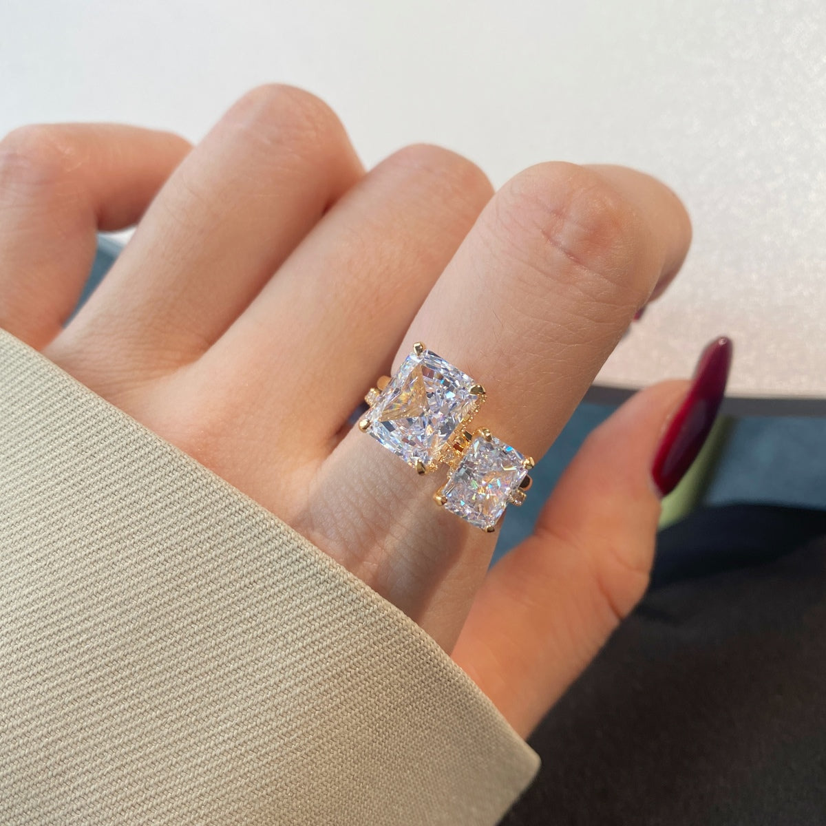 [LuckyStar]4,0 Karat verzierter, bezaubernder Bankettring im Radiandschliff