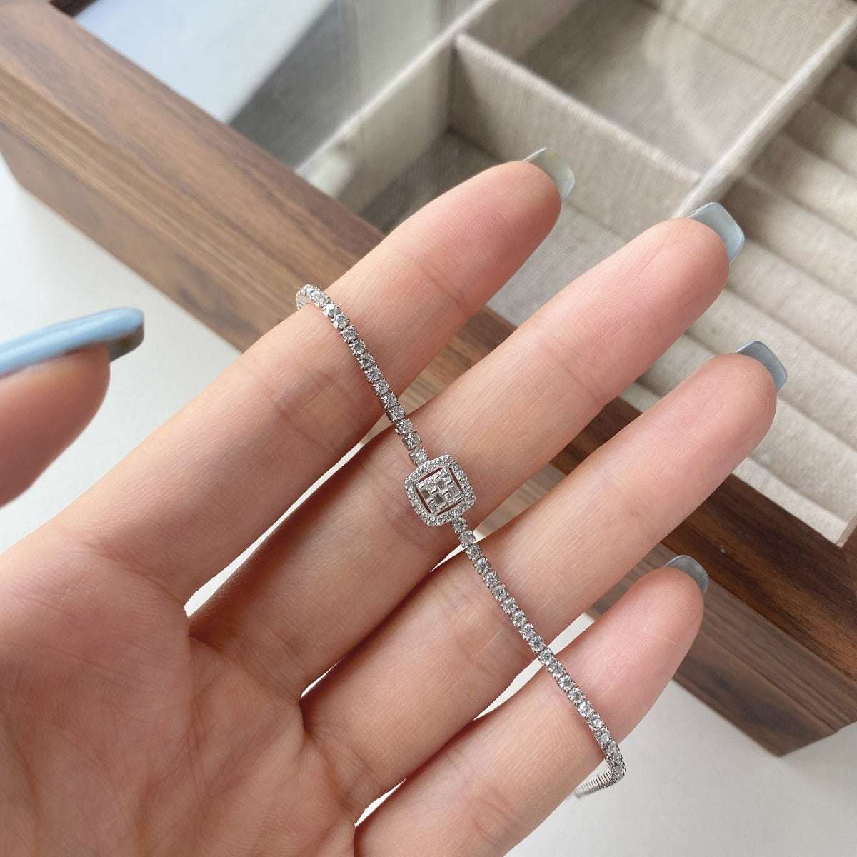 [LuckyStar]Luxurious Dazzling Square Shape Banquet Bracelet