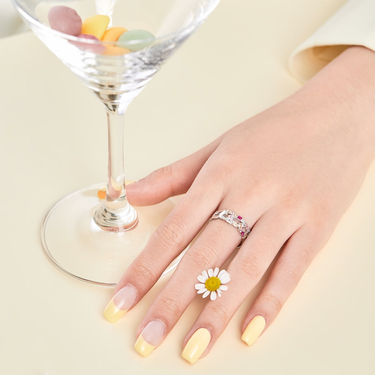 [LuckyStar]Sparkling Vibrant Emerald Cut Daily Ring