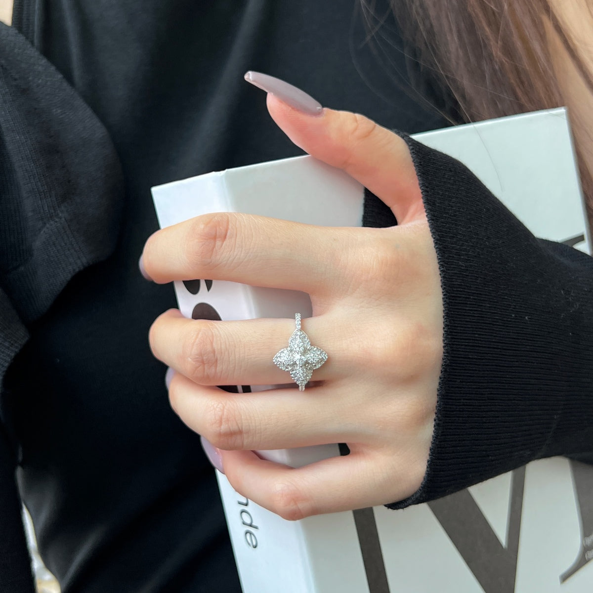 [LuckyStar]Luxurious Colorful Flower Shape Banquet Ring