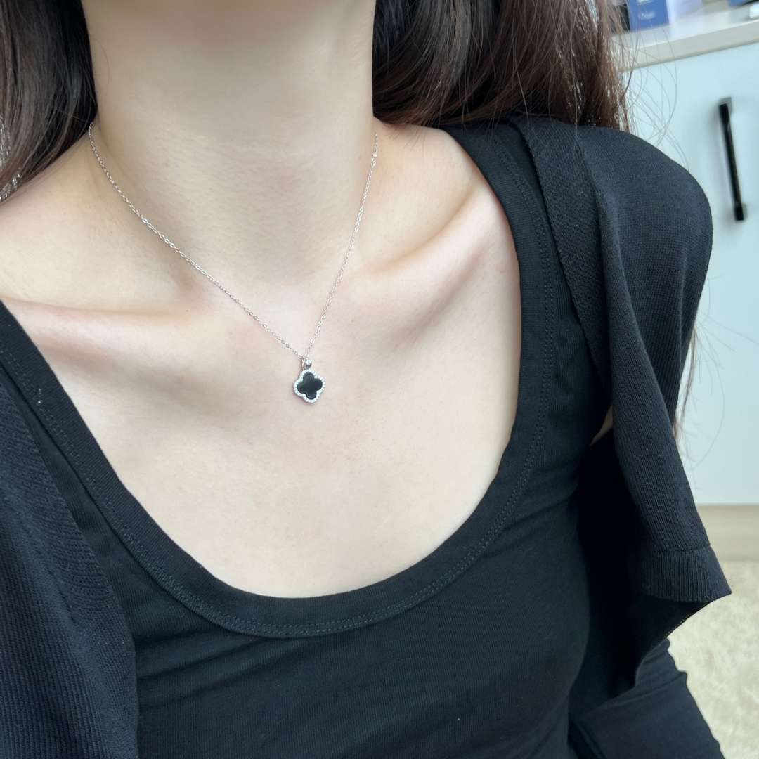 [LuckyStar]Dainty Flower Shape Necklace