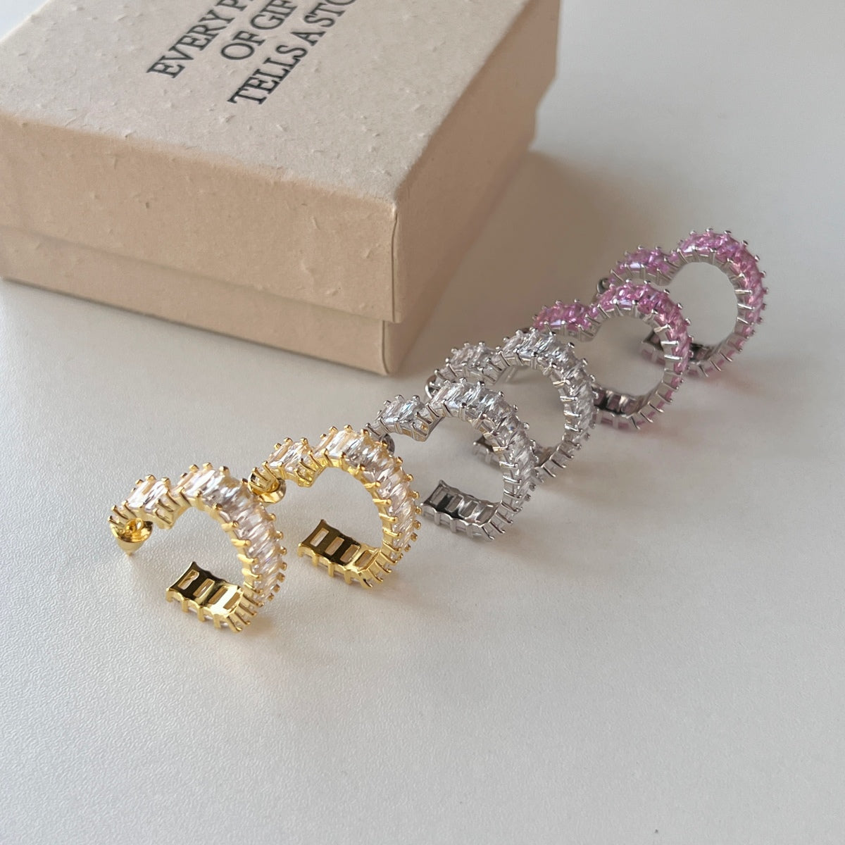 [LuckyStar]Radiant Heart Cutout Earrings