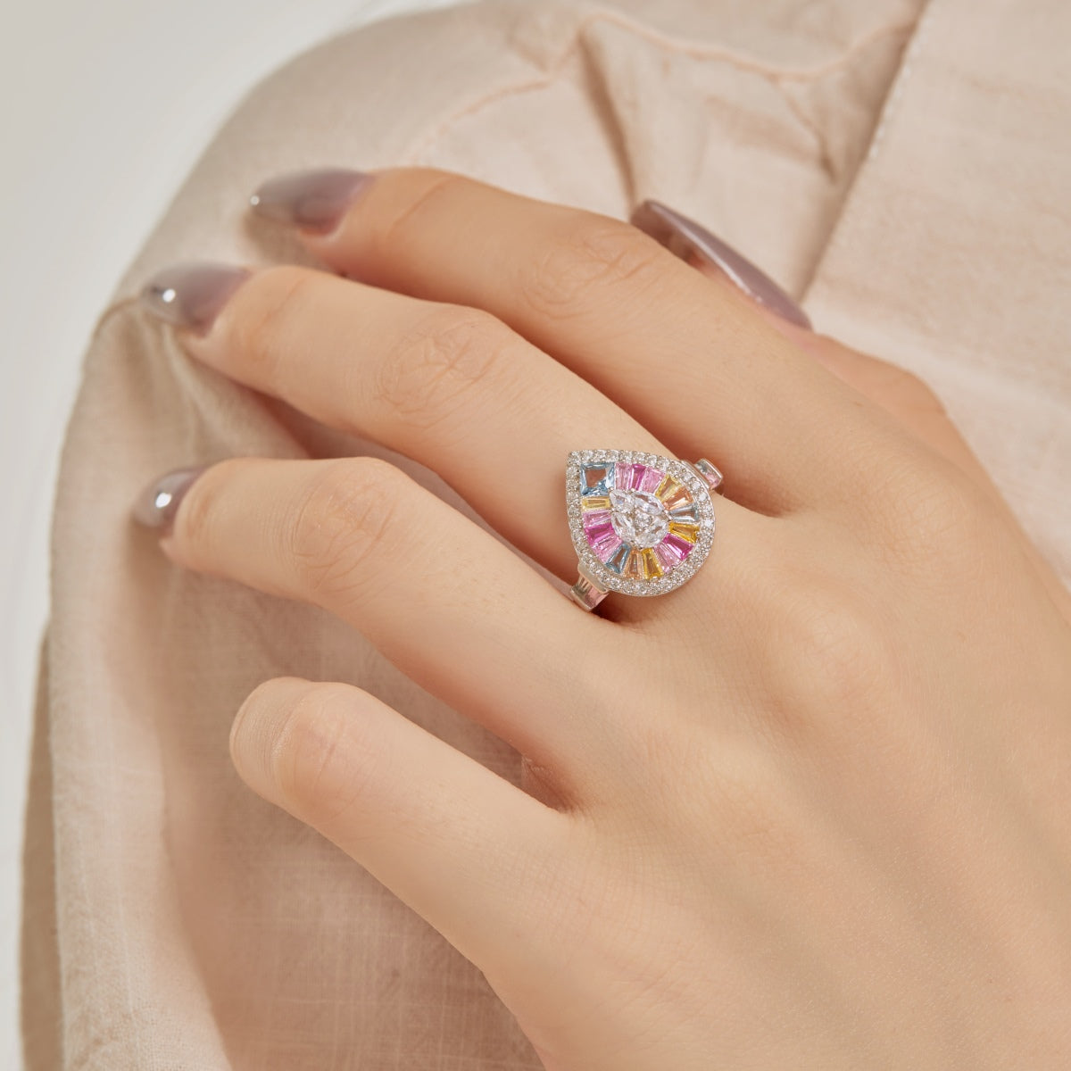 [LuckyStar]Elegant Colorful Water Drop Shape Banquet Ring