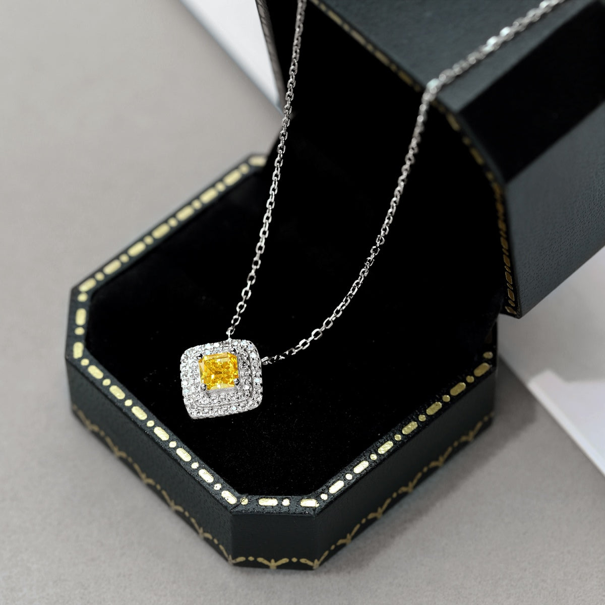 [LuckyStar]Sparkling Asscher Cut Necklace