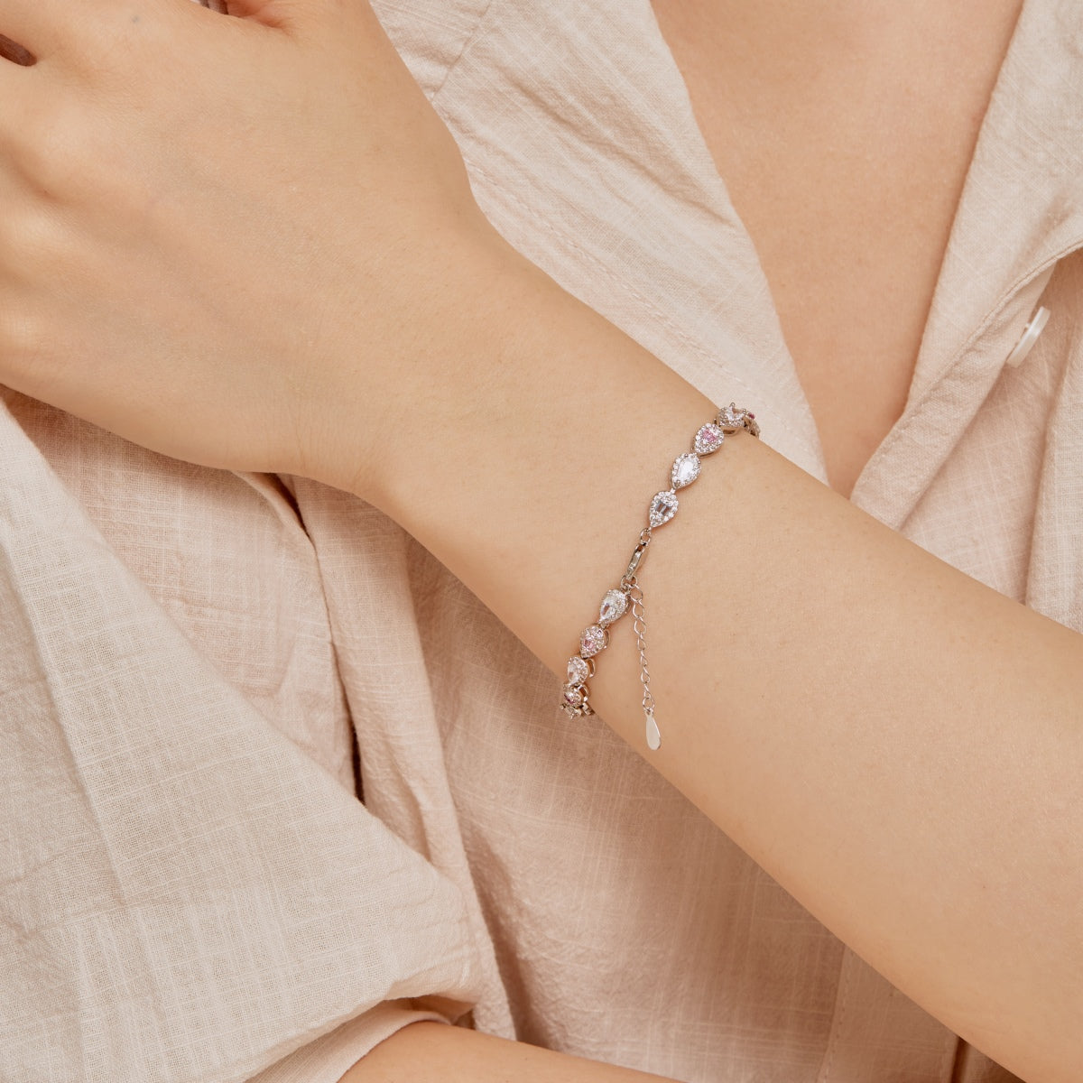 [LuckyStar]0.25 Carat Radiant Water Drop Shape Daily Bracelet