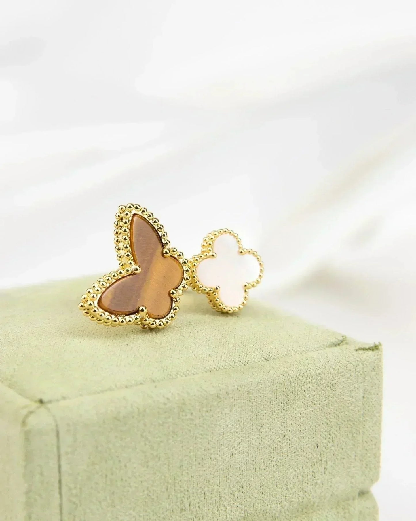 [LuckyStar] GLÜCKLICHER RING ZWISCHEN DEN FINGERN