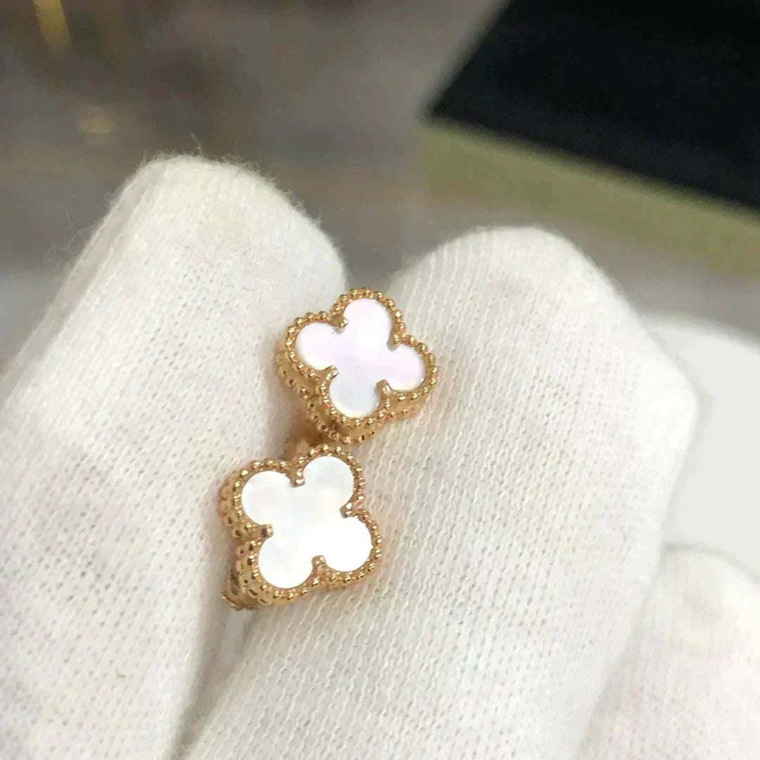 [LuckyStar]CLOVER MINI 9,5 MM WEISSE MOP-OHRRINGE