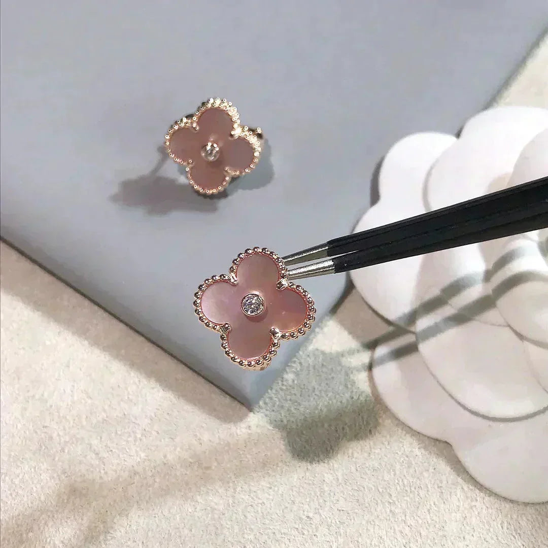 [LuckyStar]CLOVER MEDIUM 1 MOTIFS PINK MOP DIAMOND OHRRINGE