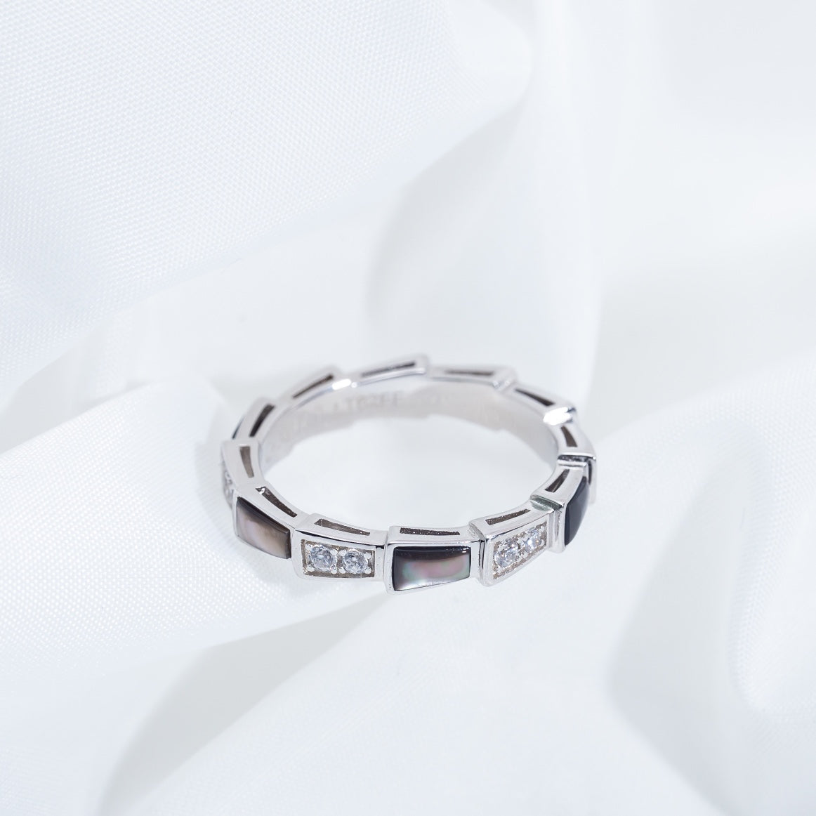 [LuckyStar]SERPENTI RING SILBER DIAMANT SCHWARZ MOP 3MM