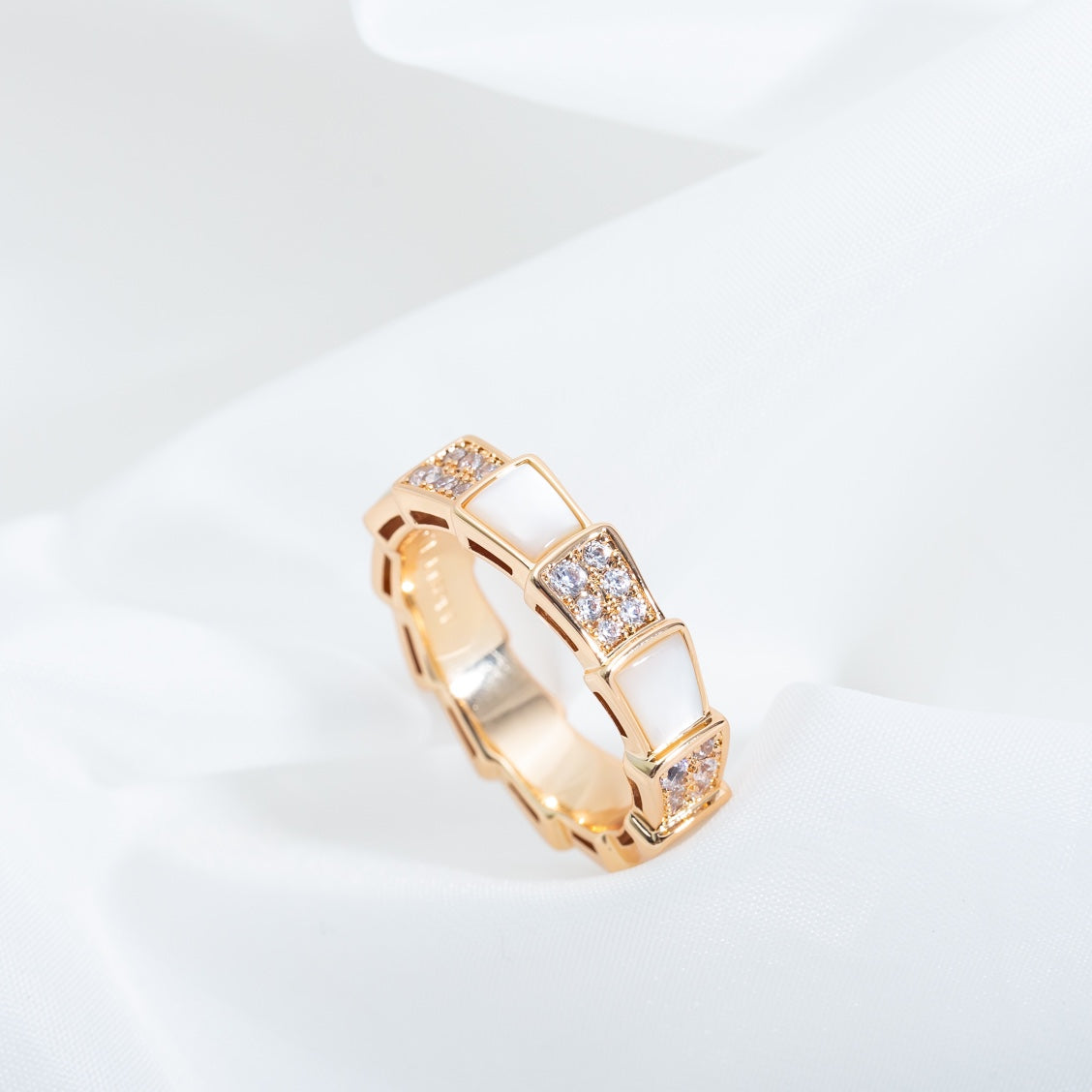 [LuckyStar]SERPENTI RING ROTGOLD MIT DIAMANTEN 4MM
