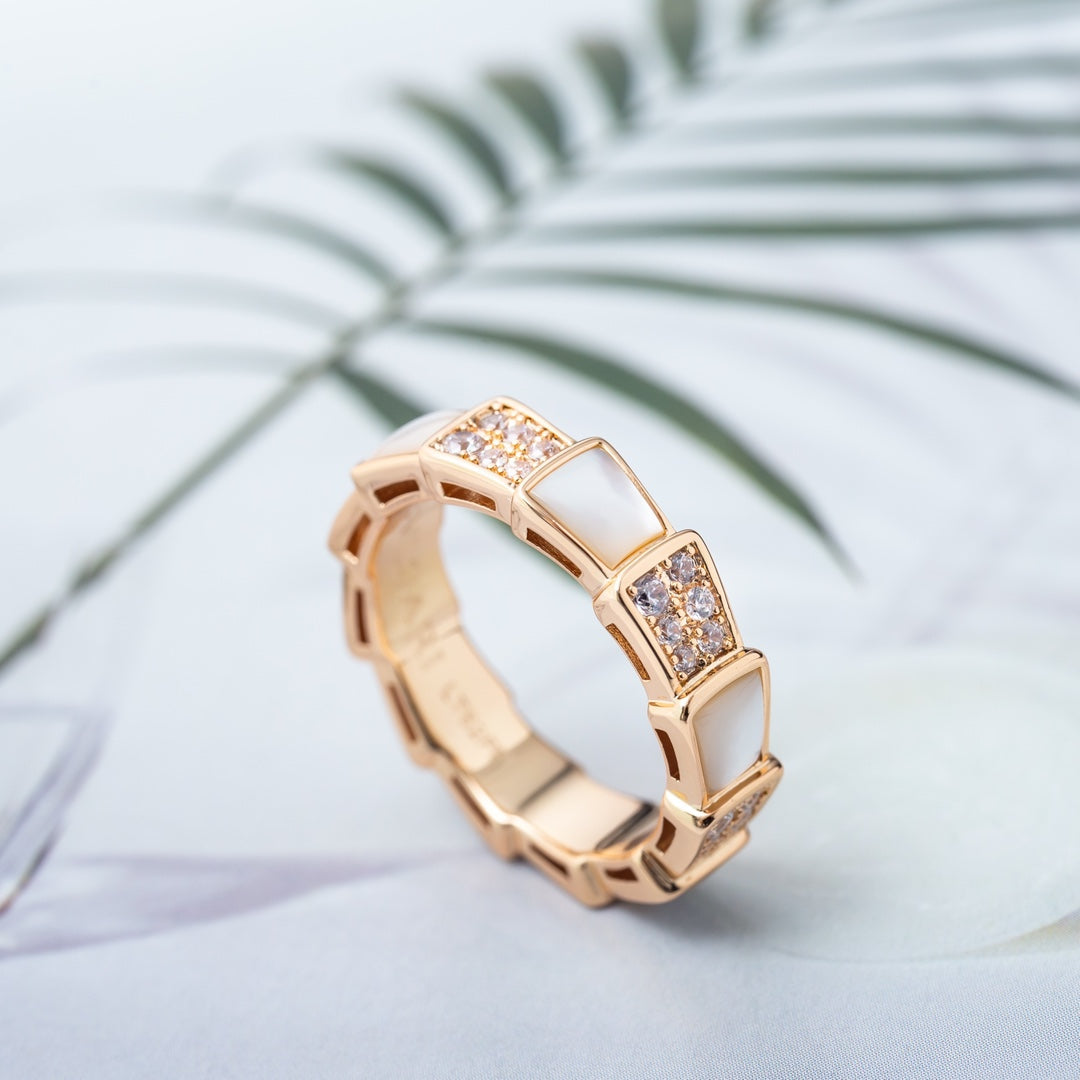[LuckyStar]SERPENTI RING ROTGOLD MIT DIAMANTEN 4MM