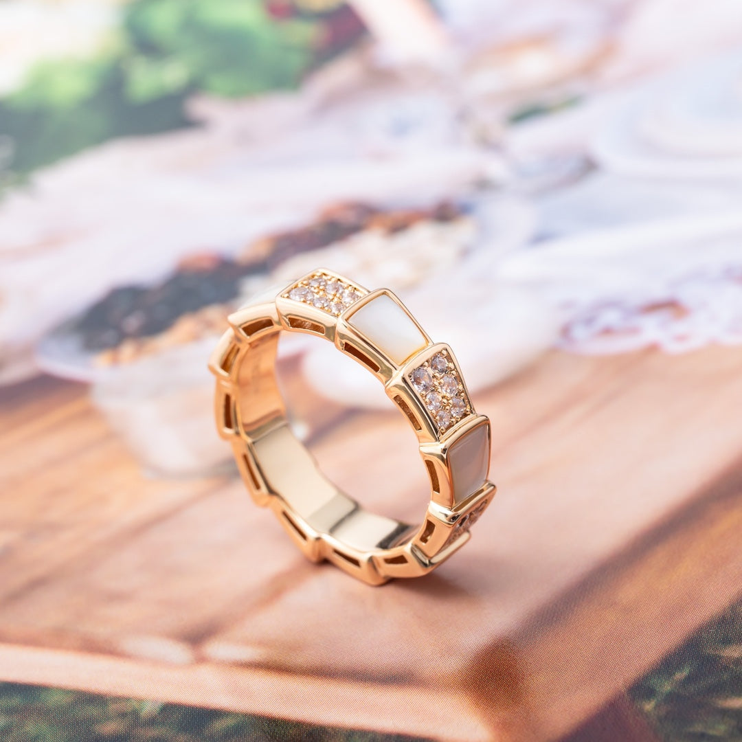 [LuckyStar]SERPENTI RING ROTGOLD MIT DIAMANTEN 4MM