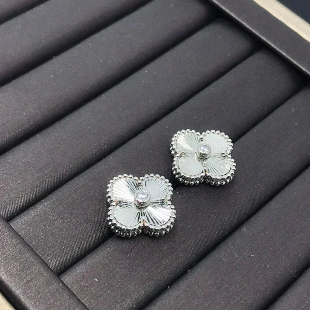 [LuckyStar]CLOVER MINI 9,5MM LASER OHRRINGE