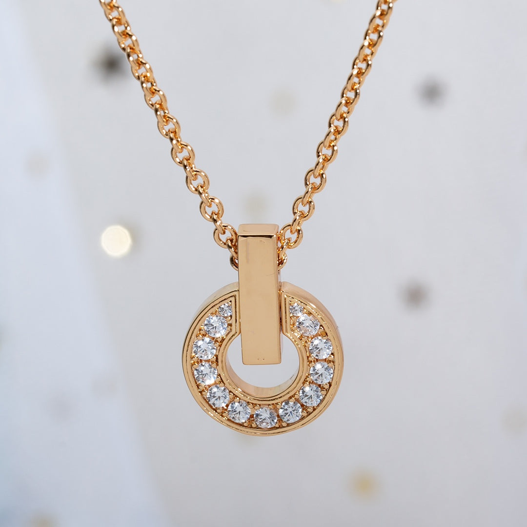 [LuckyStar]GARI HALSKETTE ROTGOLD DIAMANT