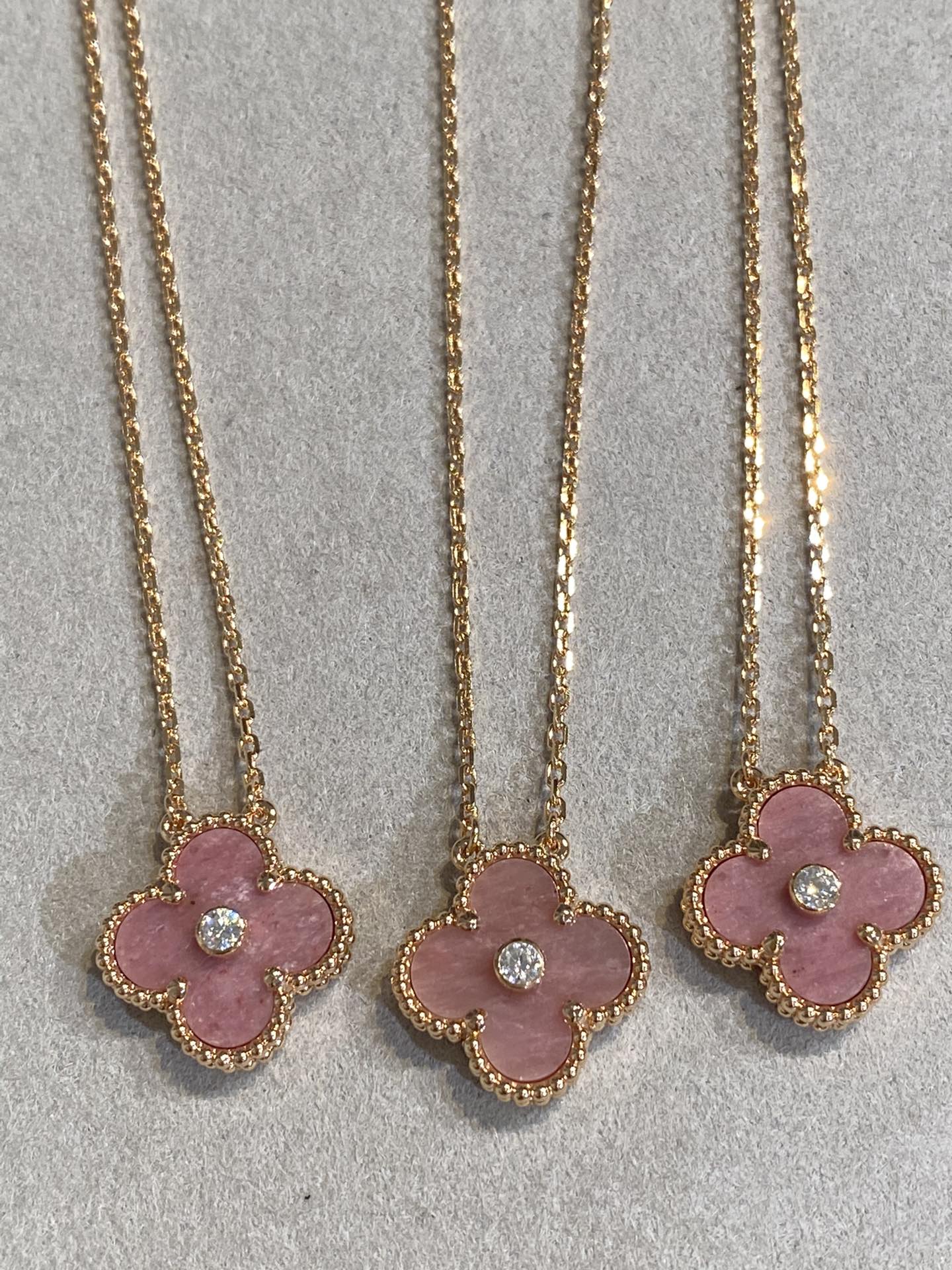 [LuckyStar]CLOVER 15MM DIAMANT-RHODONIT-HALSKETTE