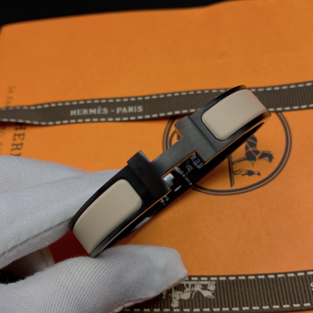 [LuckyStar]H-ARMBAND 12MM SCHWARZ BEIGE KERAMIK