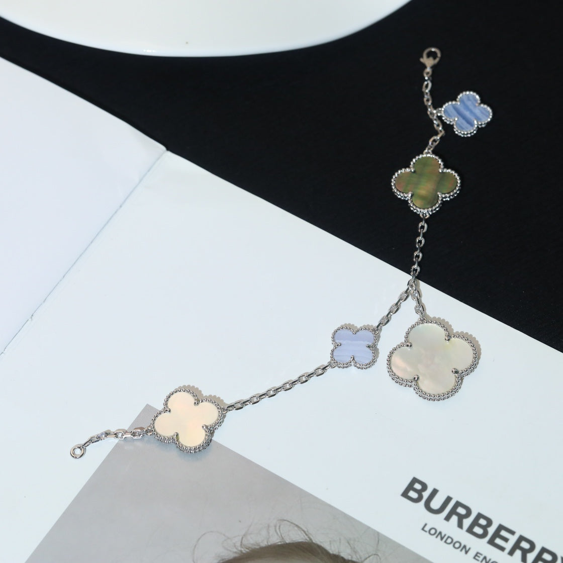 [LuckyStar]KLEE-ARMBAND 5 MOTIVE MOP CHALCEDON SILBER 