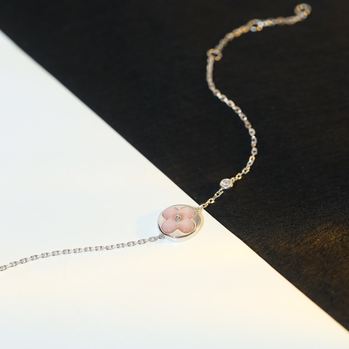 [LuckyStar]Silberarmband mit Sonnenmotiv, rosa Mops