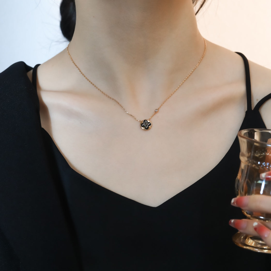 [LuckyStar]Sonnenanhänger Roségold 1 Diamant Halskette