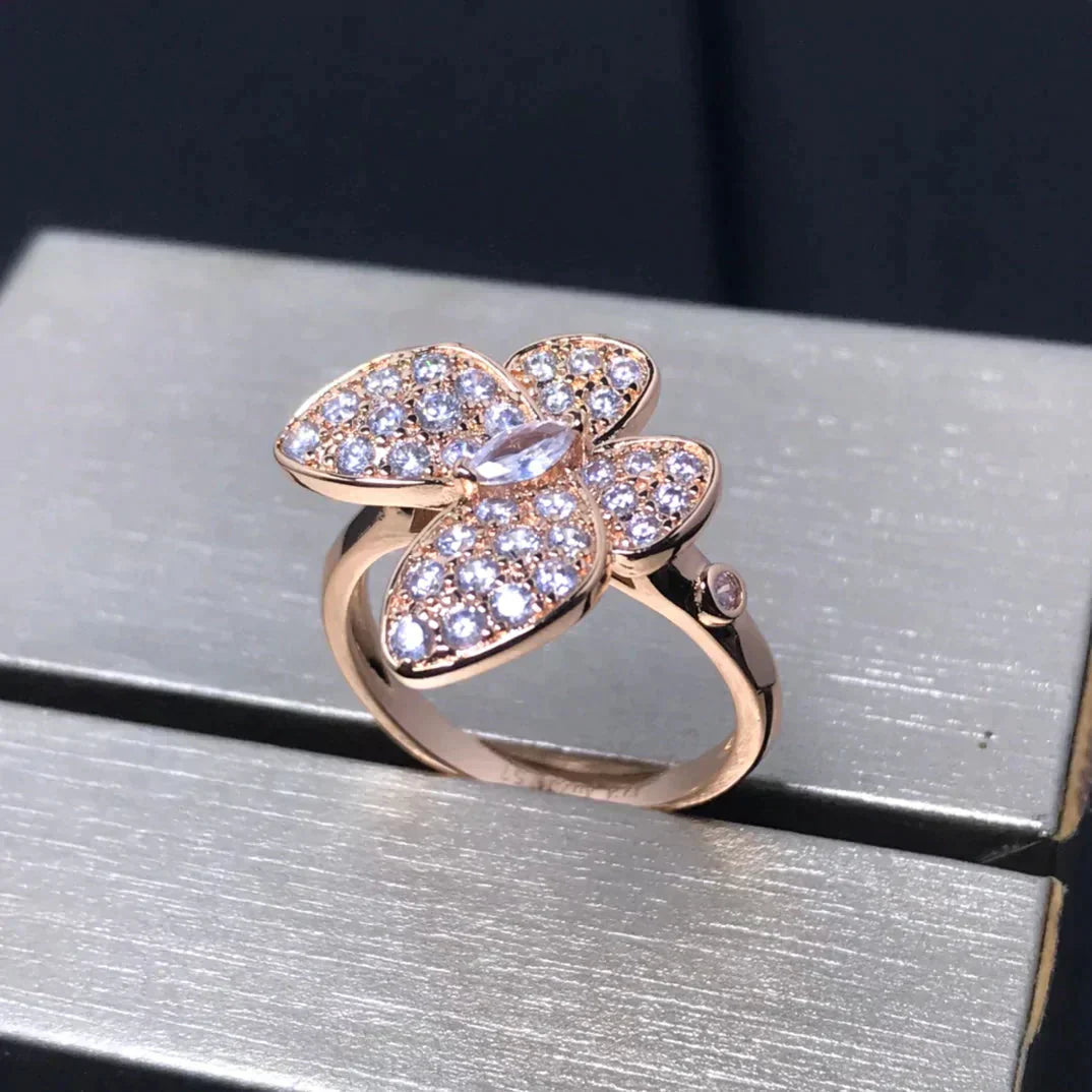 [LuckyStar] SCHMETTERLINGSRING AUS ROTGOLD MIT DIAMANTEN