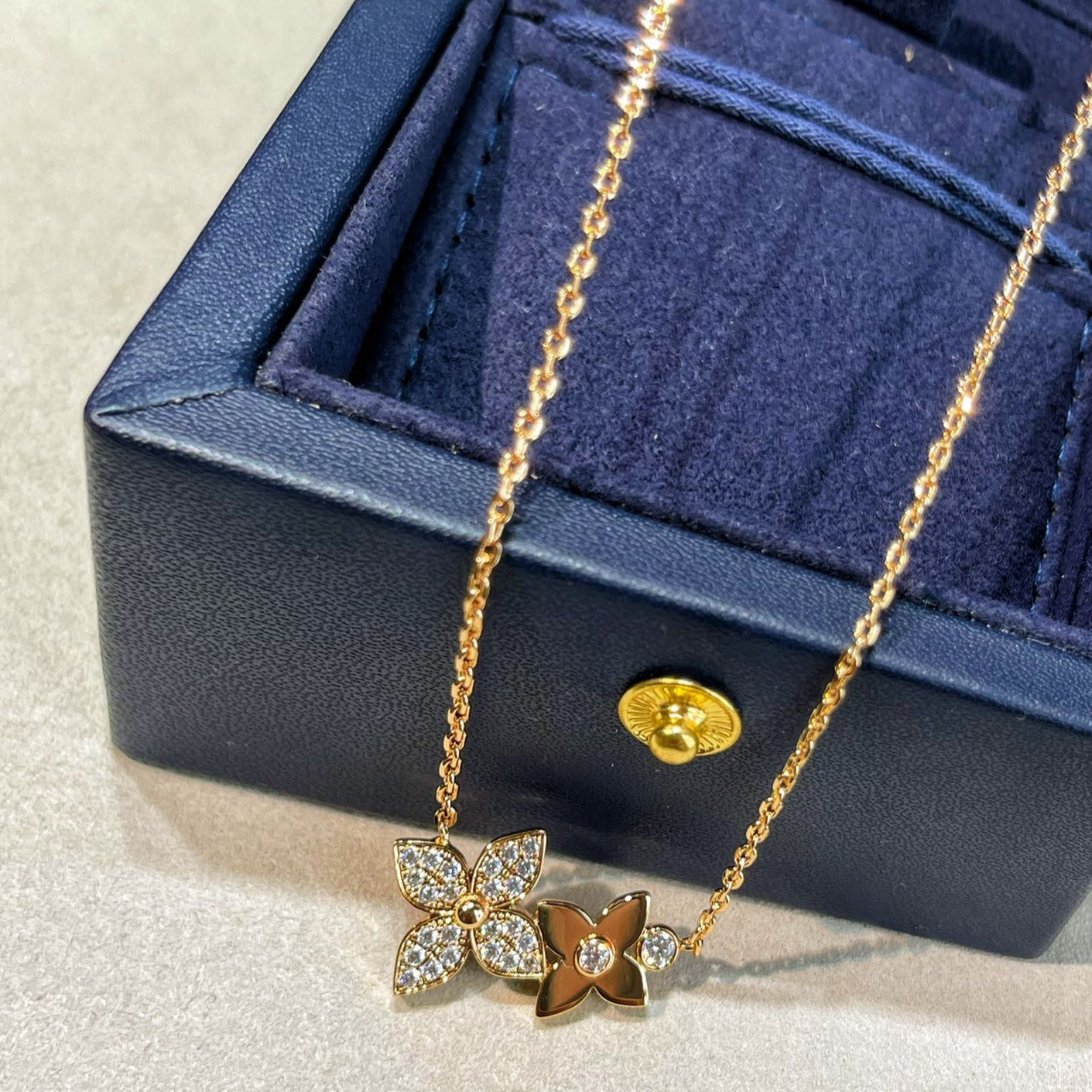 [LuckyStar]Sternblüten-Halskette Roségold mit Diamanten