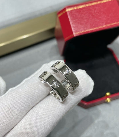 [LuckyStar] LOVE 5,5 MM 1 DIAMANT OHRRINGE