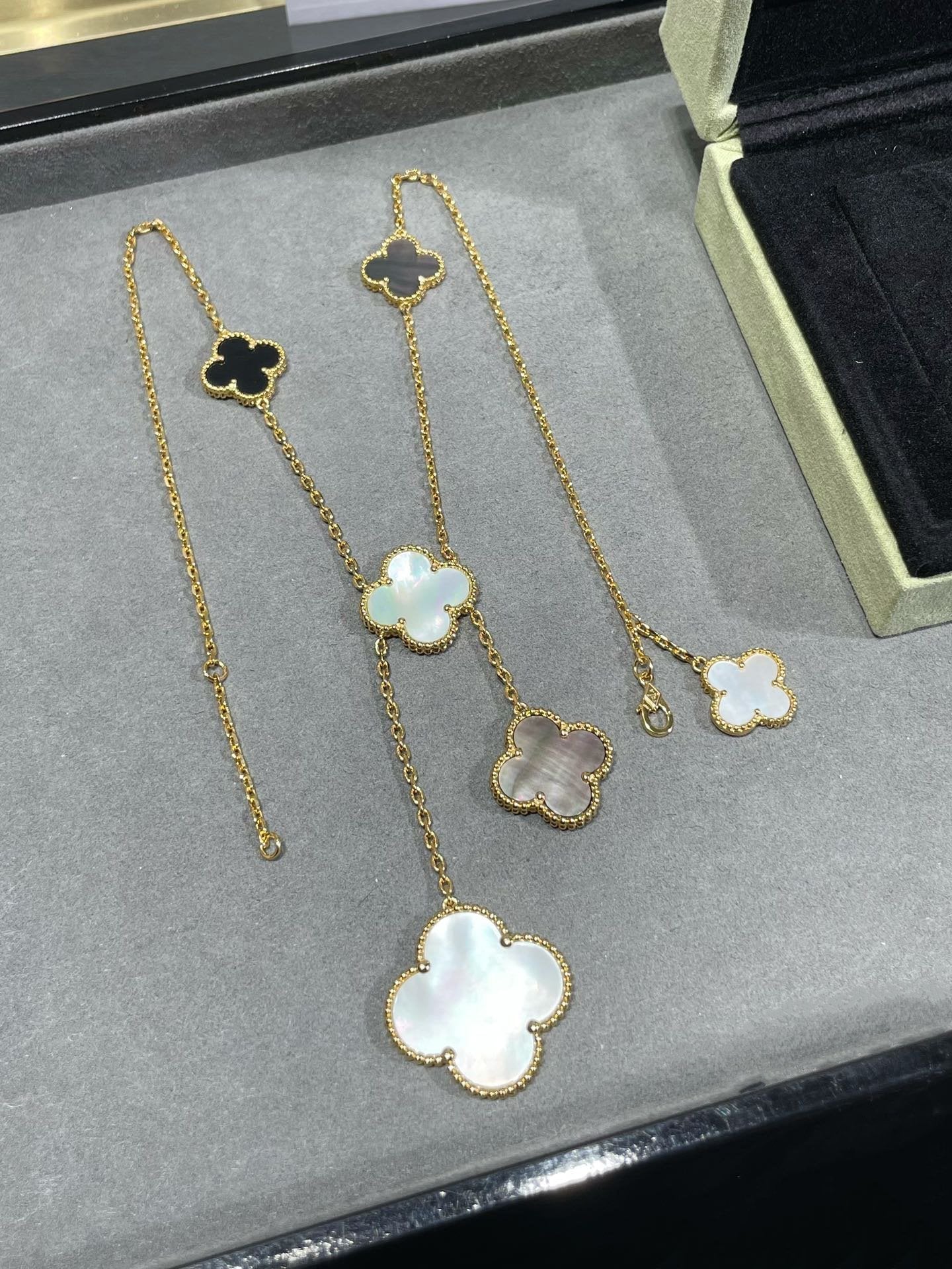 [LuckyStar]Klee 6 Motiv Mop Onyx Gold Halskette 
