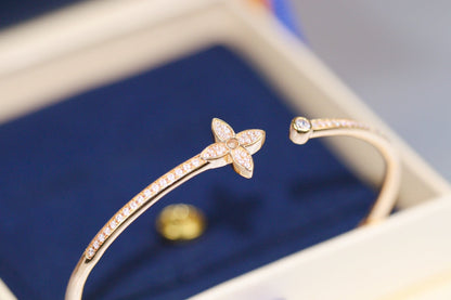 [LuckyStar]IDYLLE ROTGOLD OFFENES ARMBAND MIT DIAMANTEN