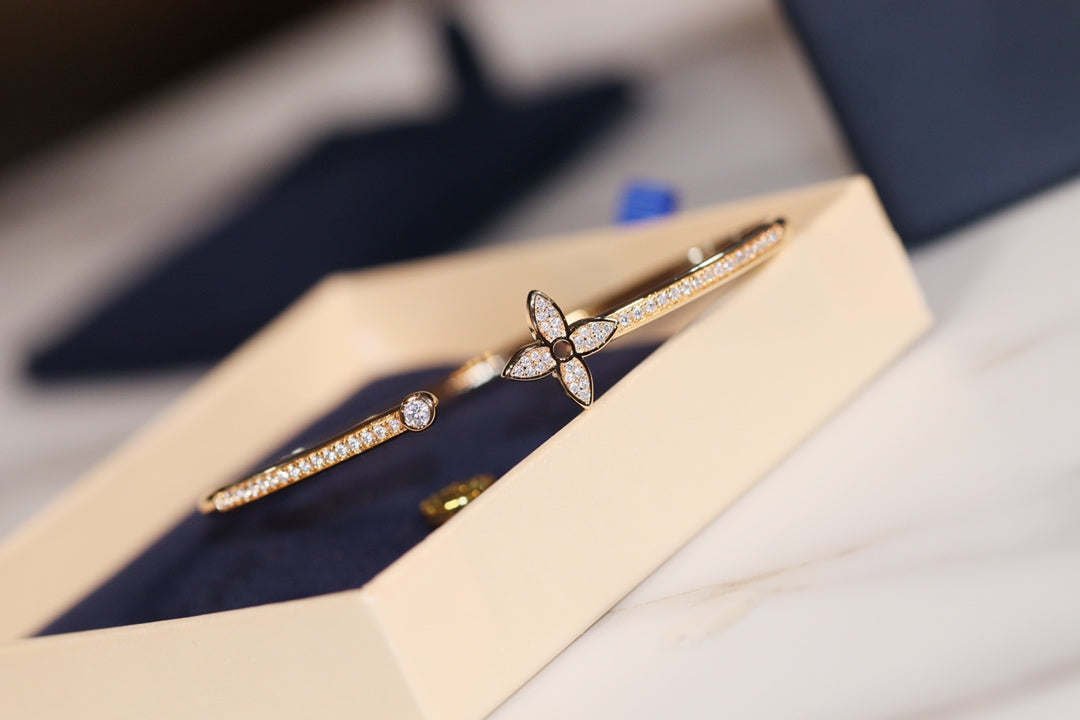 [LuckyStar]IDYLLE GOLD OFFENES ARMBAND MIT DIAMANTEN