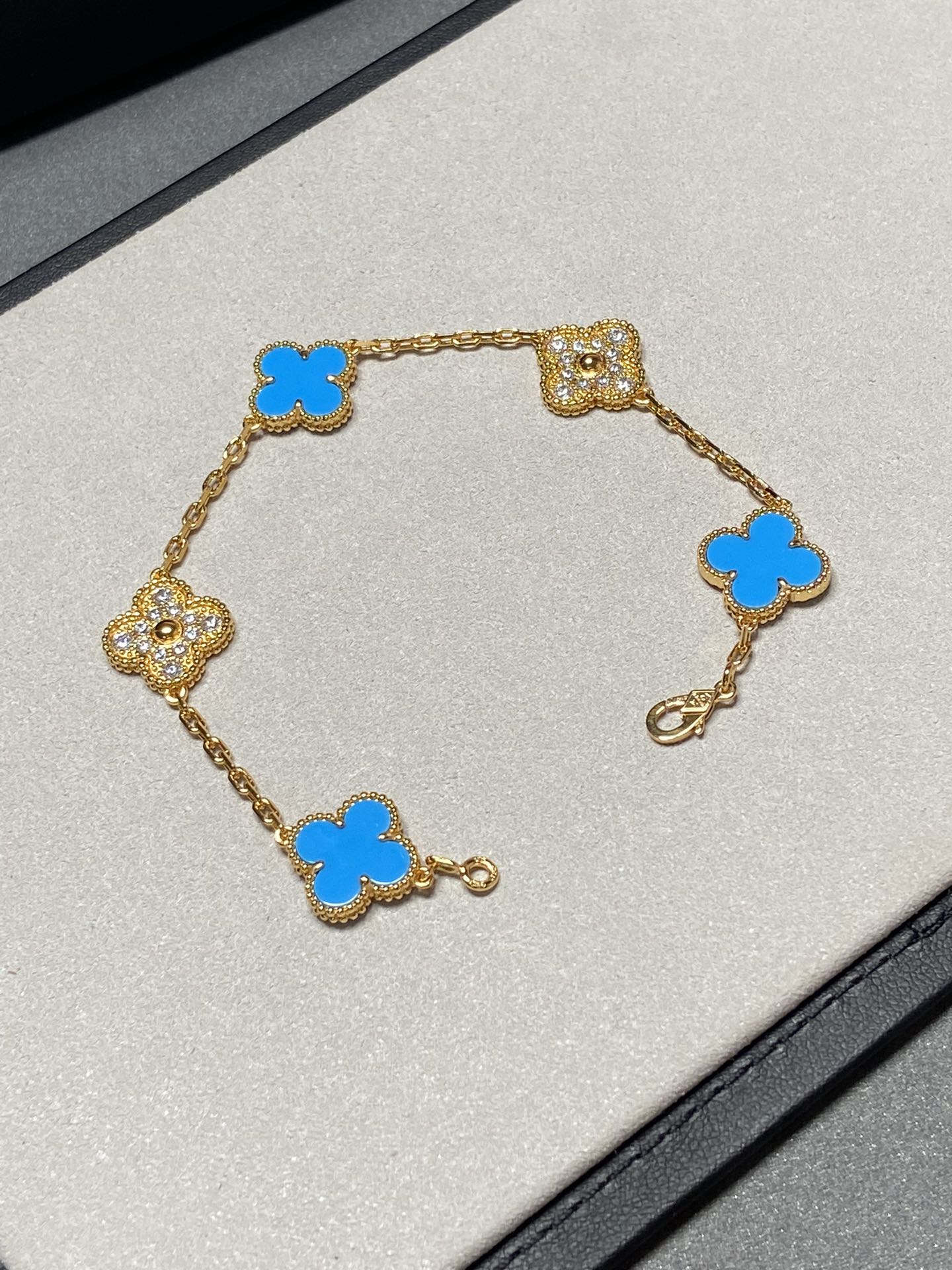 [LuckyStar]CLOVER 5 MOTIV BLAUER CHALCEDON DIAMANT GOLDARMBAND 